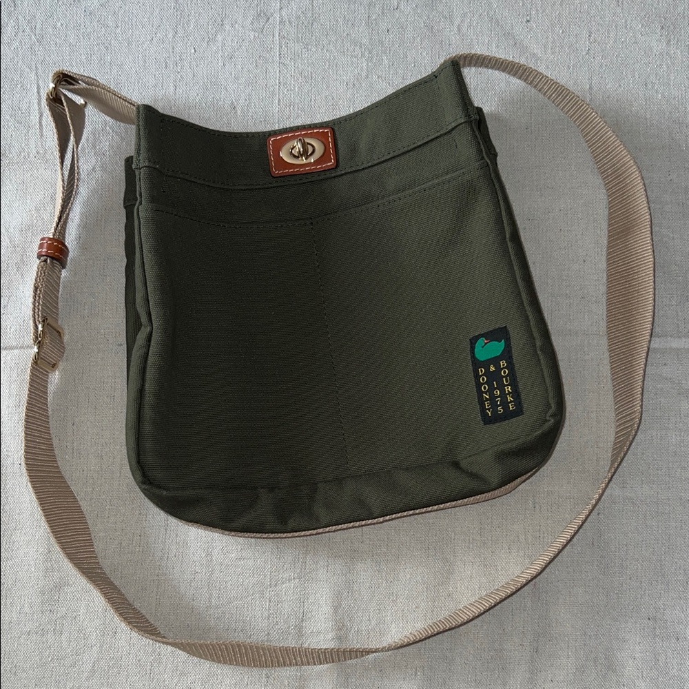 Dooney & Bourke Crossbody 28 Forest  Green Crossbody Bag Adjustable Strap